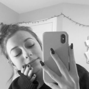 Meet your Posher, Stella